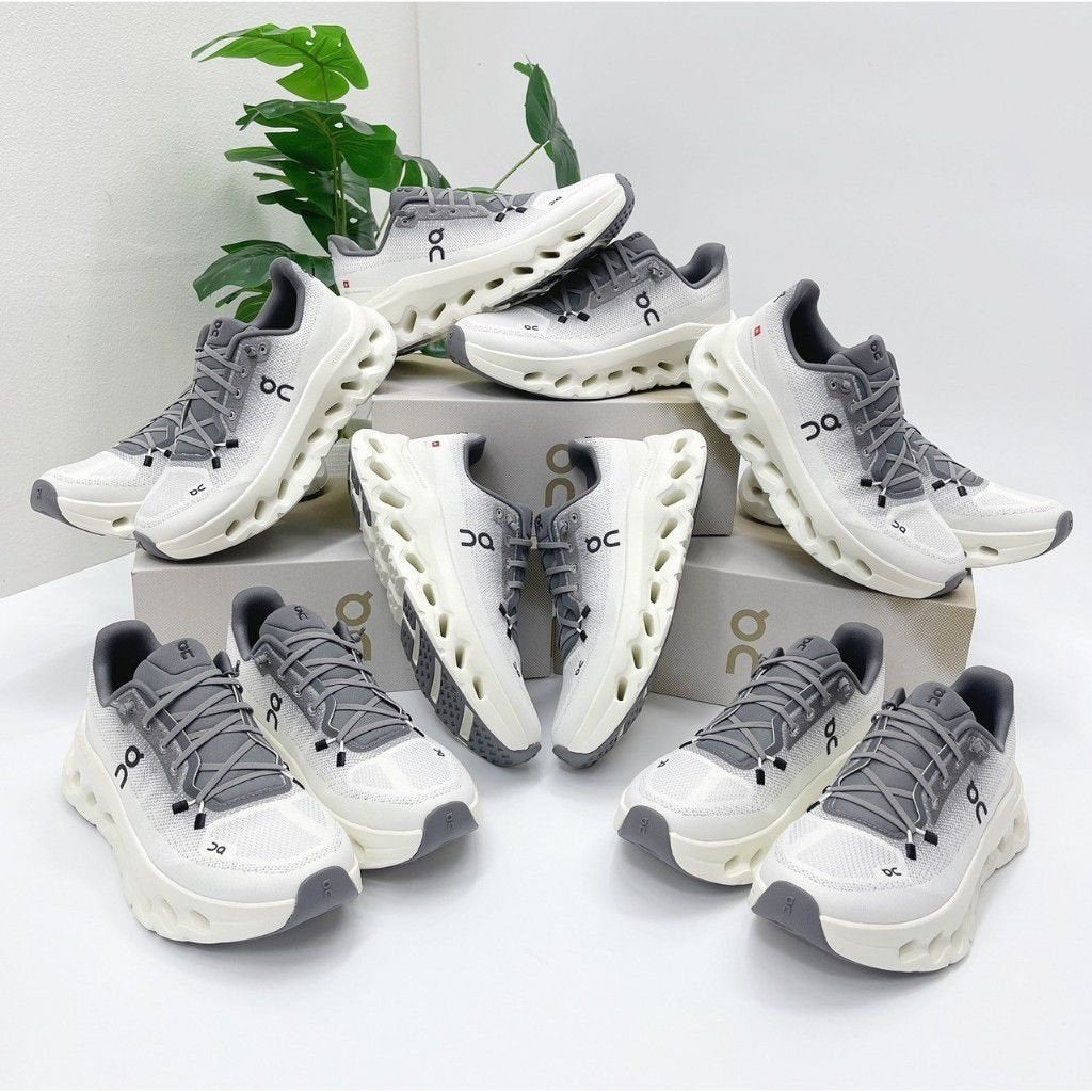 On Cloudtilt 鈥淩ock/Ivory鈥�