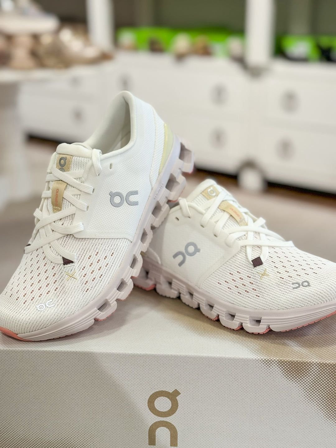 On Cloud X 4 鈥業vory Sand鈥�