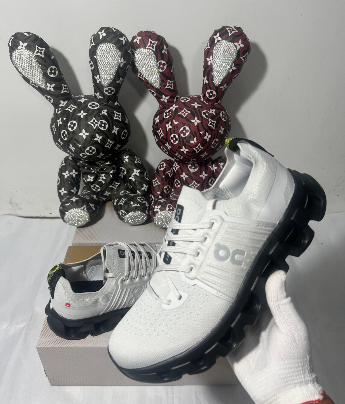On Cloudswift 4 Wolf / Black 鈥�Lightweight Running