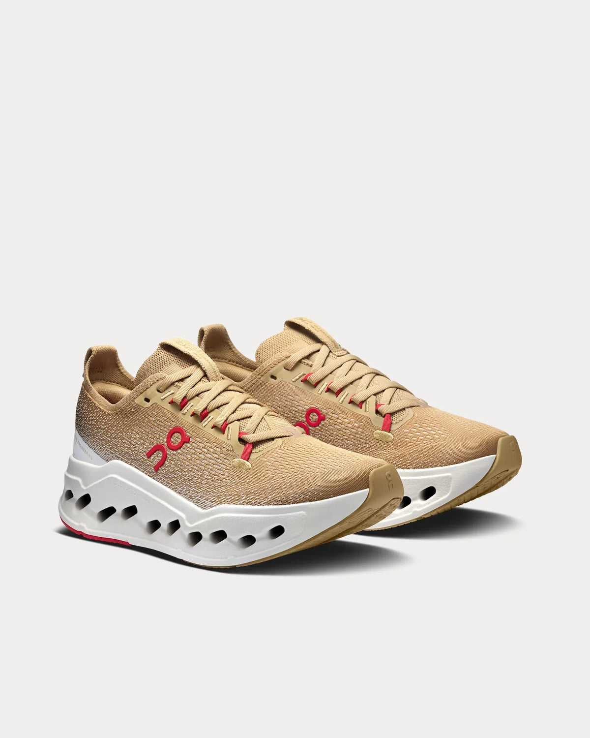 On 鈥�Cloudsurfer Max 鈥榊ear of the Horse鈥�Chai / Ivory Running Shoes