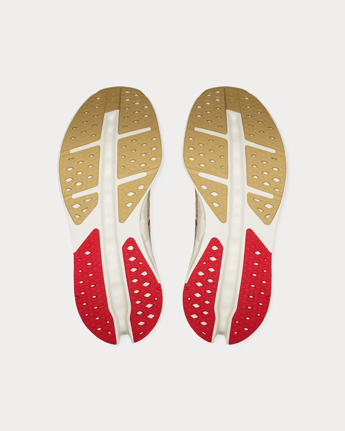 On 鈥�Cloudsurfer Max 鈥榊ear of the Horse鈥�Chai / Ivory Running Shoes