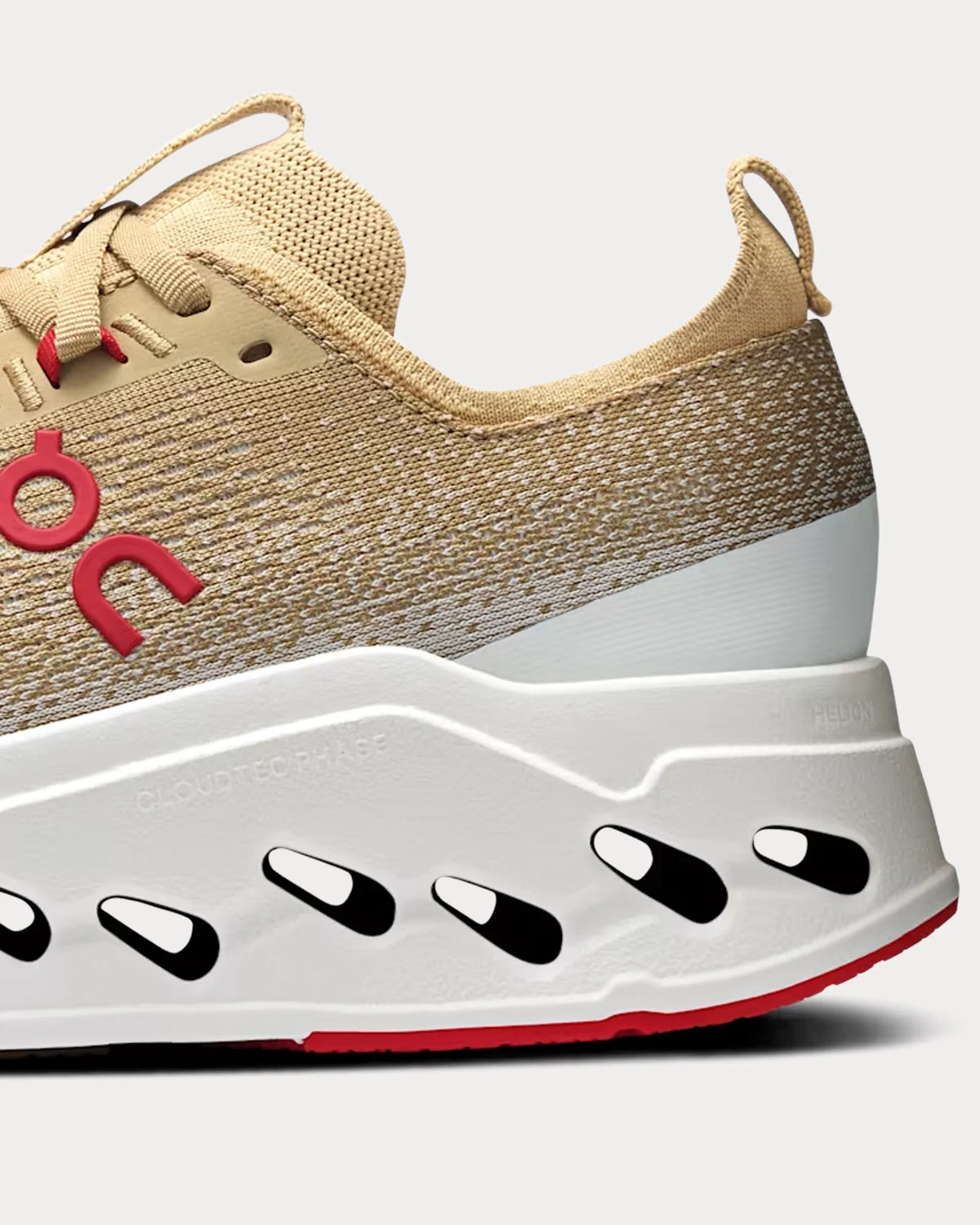On 鈥�Cloudsurfer Max 鈥榊ear of the Horse鈥�Chai / Ivory Running Shoes